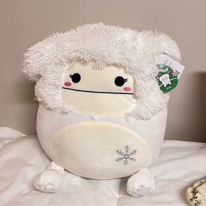 16" Ever Squishmallow - 2022 Canadian Holiday Edition